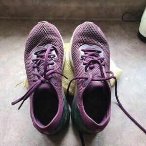 Women's Under Armour HOVR Sonic 4 running shoes size 9.5 Purple Bluetooth to app